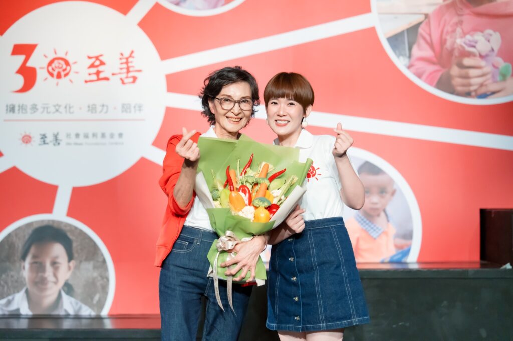 孫可芳接棒陳淑麗 擔任至善基金會30週年愛心大使 認養越南小女孩呼籲「陪你長大」行動 1 01 實力派演員孫可芳擔任「至善30」愛心大使,從永遠的公益大使陳淑麗手中接下重任,象徵愛的傳承