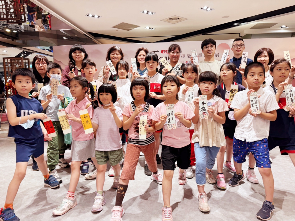 - 報新聞 Mega News