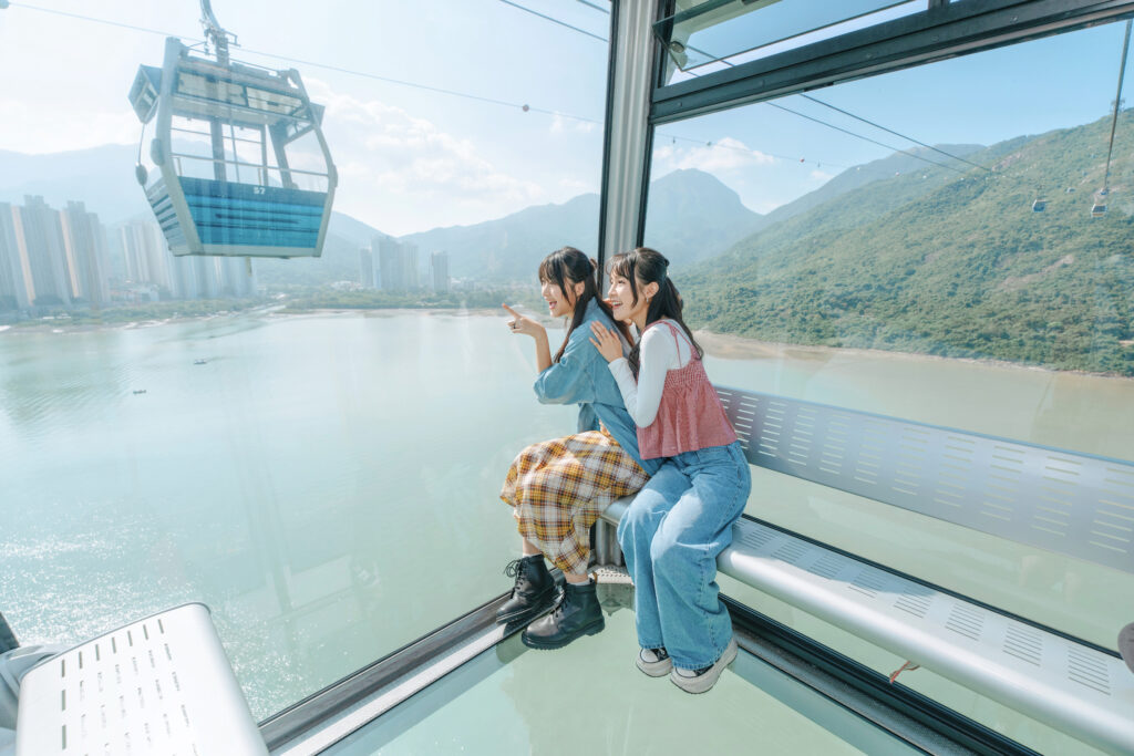 昂坪360迎接台灣旅客強勢回歸,推出夏日聯乘活動及買一送一優惠 2 圖源昂坪360▲全景纜車視野開闊,絕美景色盡收眼底。