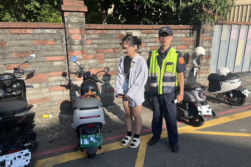 尋獲該車 - 報新聞 Mega News ▲圖說:劉女下班後遍尋不到電動機車急報警,員警80公尺外街邊尋獲該車 (圖/台中市政府 提供)