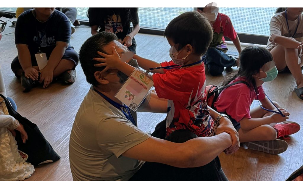 芥菜種會重視照顧者與孩子的互動關係在母親節前夕特地為孩子募集道愛禮物芥菜種會提供 - 報新聞 Mega News