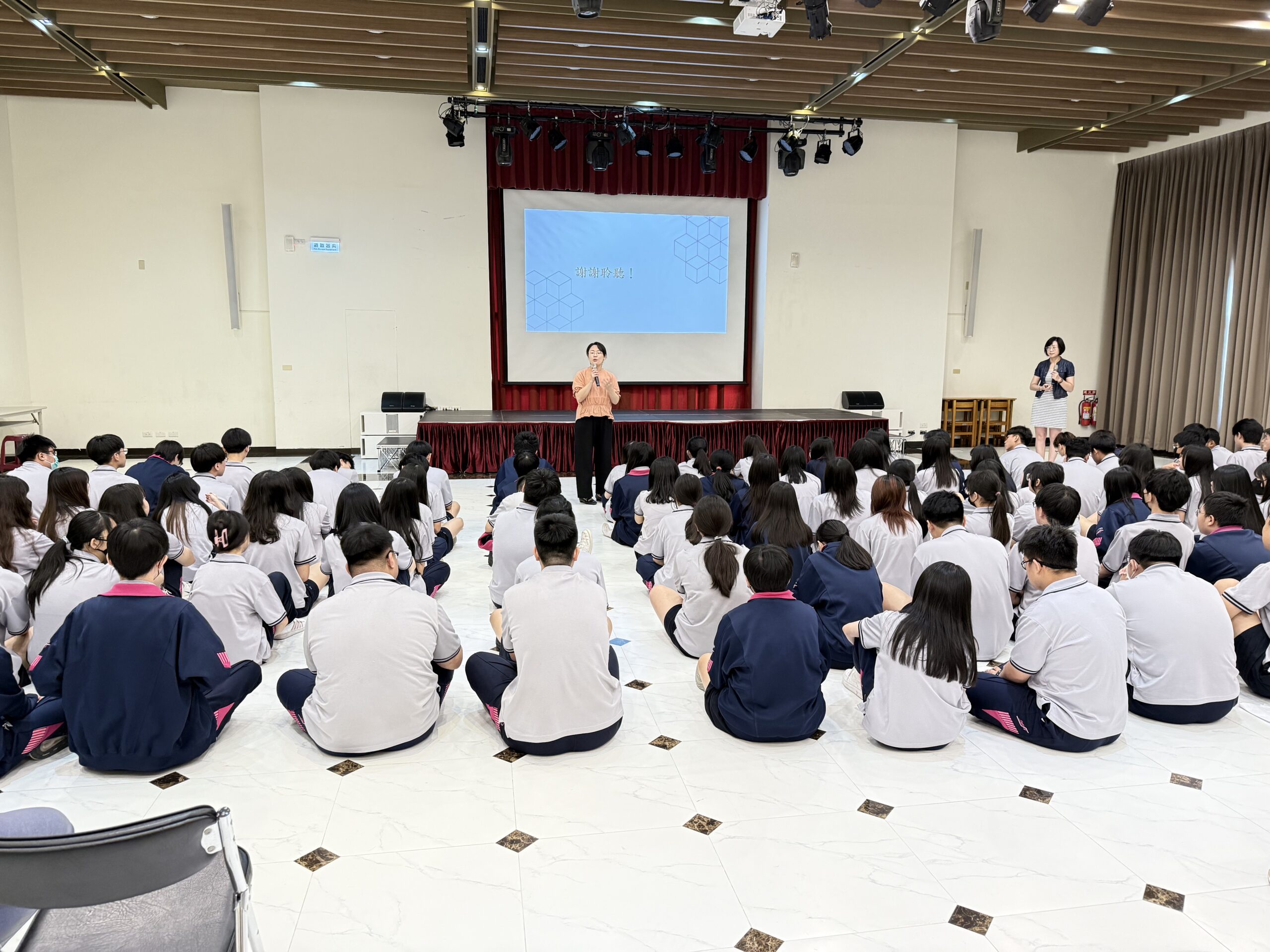 二信高中舉辦「語言的無限可能」啟動應外科及雙語班的斜槓人生 6 62C0C8D2 F00F 4B61 A8B2 274E57784943 scaled