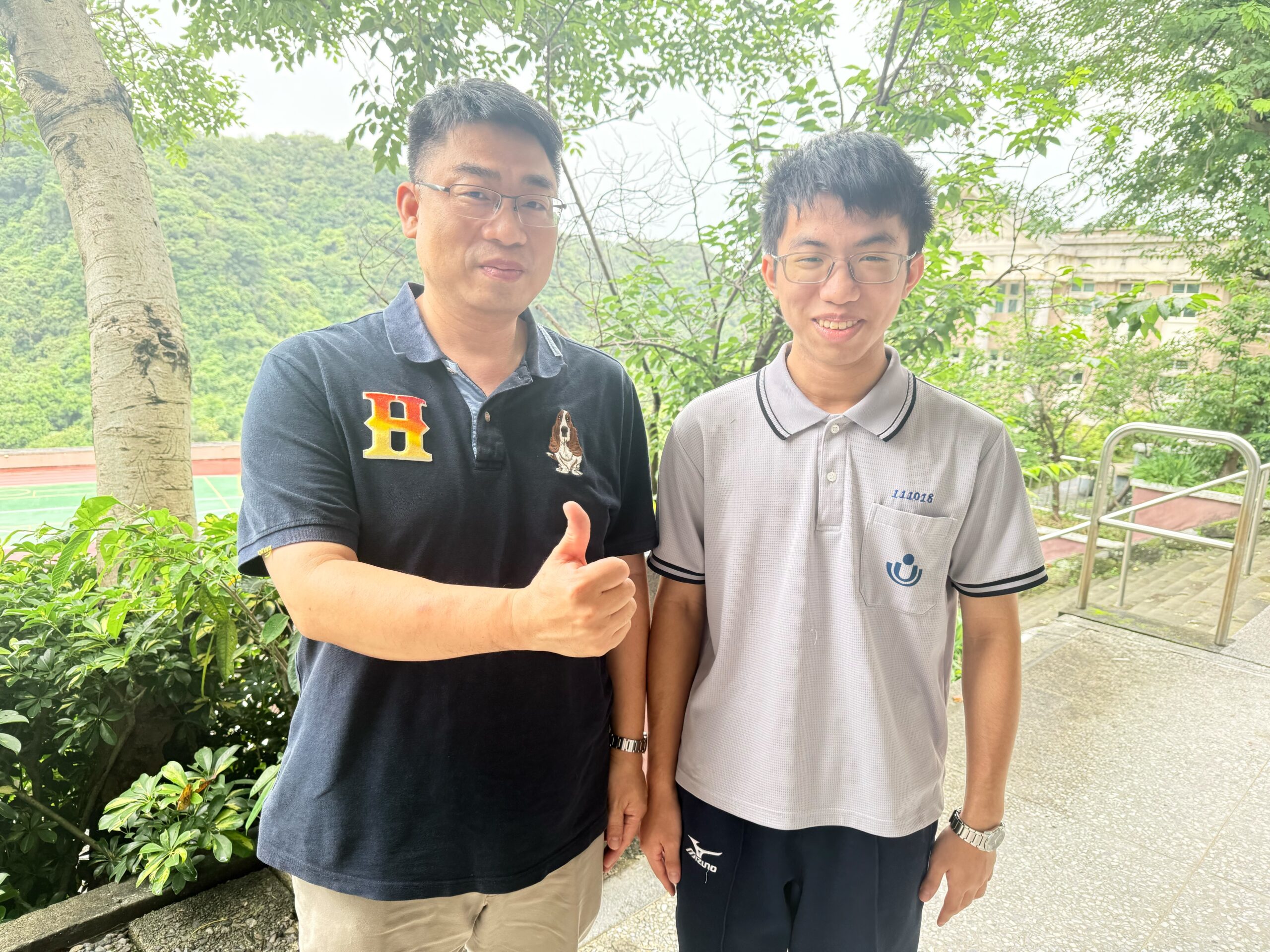 謝秉學同學選擇二信普科累積學習歷程 考好學測如願升頂大 4 S 72835086 scaled
