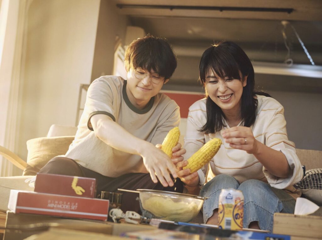 坂元裕二×塚原亞由子攜手松隆子 松村北斗主演《跨越時空的初吻》催淚上映! 1 圖:跨越時空的初吻劇照(車庫娛樂提供)