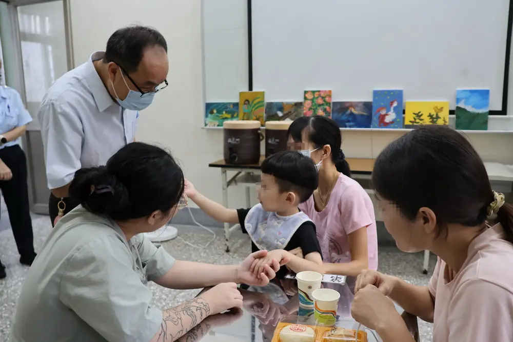 1140925 412江所長親至現場關懷問候家屬 0