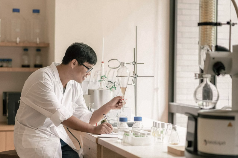 香氣產業的隱形斷鍊:根本芳療攜手永泰林業啟動跨國加工鏈 臺灣杉首度出海 4 f04e86c0 199e 4684 80c1 af1fa020d460 175870025928883001804396564