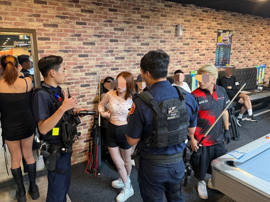 S 450732095 1024x768 1